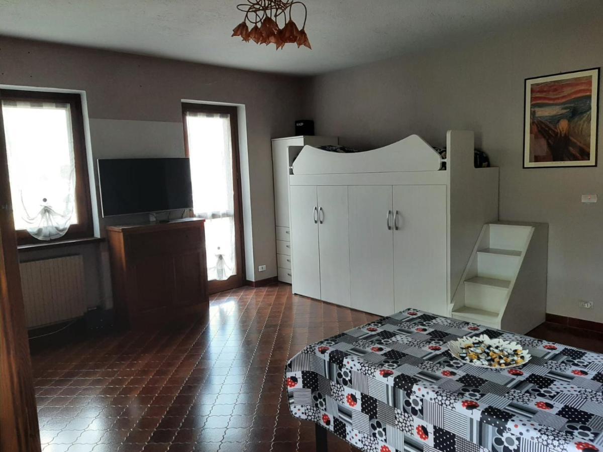 Le Chat Riant Fenis Exterior foto